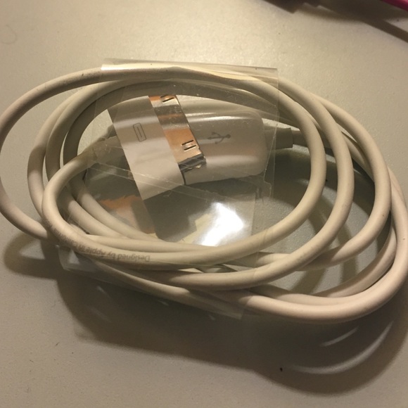 iPhone 4 chargers
