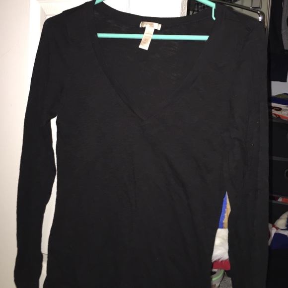 Ambiance Black Long sleeve v neck basic size L