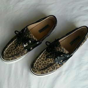 SOLD Leopard Print Sperry's sz.9