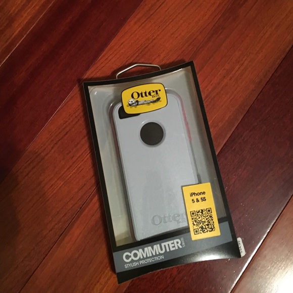 New Otter Box for IPhone 5 & 5S. Gray