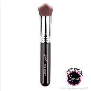 New! Sigma 3DHD Kabuki Brush