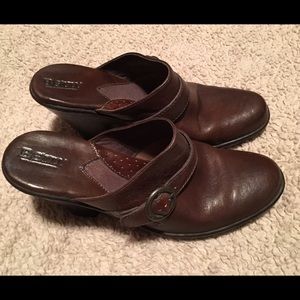 Born slip on mule