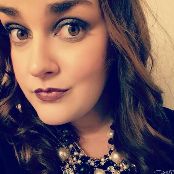 Meet your Posher, Ashley - Picture 1 of 1