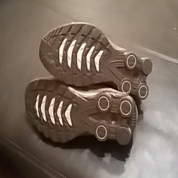 *SOLD* Nike Shox - Picture 3 of 4
