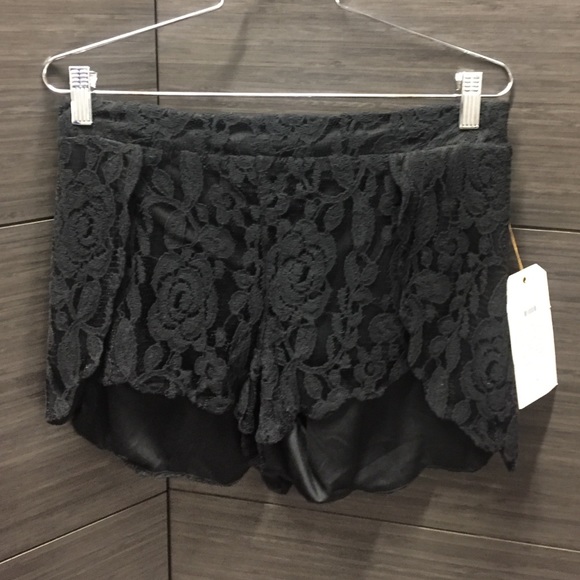 ELAN shorts