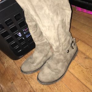 Awsome ugg inspires boots