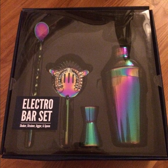 Urban Outfitters Other - Electro Bar Set