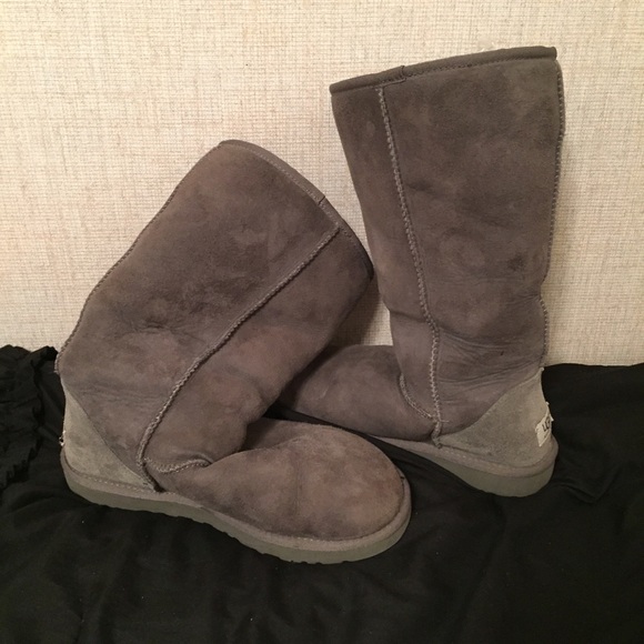 Gray tall ugg boots - Picture 1 of 4