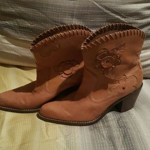 Mia cowboy styled boots size 8