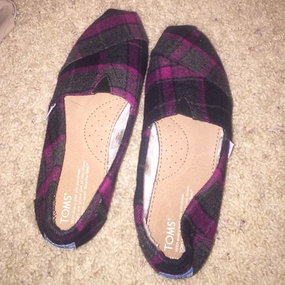 TOMS women's size 8