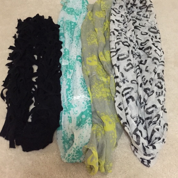 Scarf bundle - Picture 2 of 3