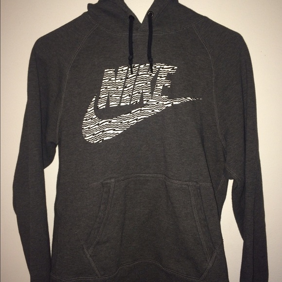 nike hoodie small