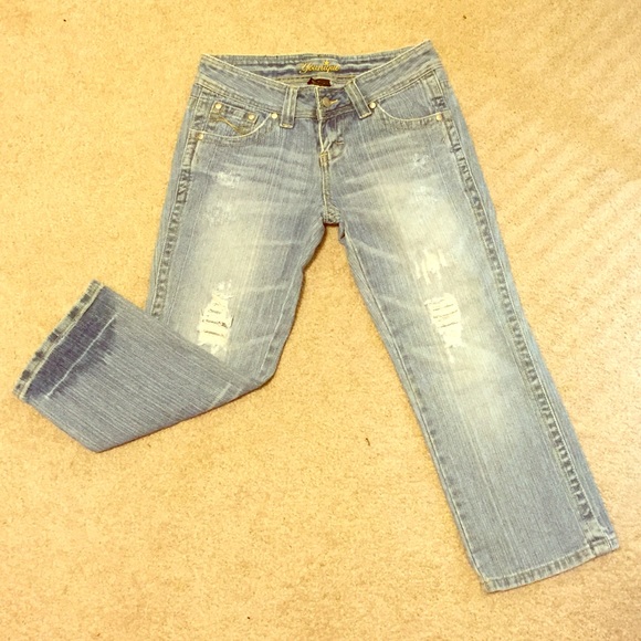 Younique Jean Capris