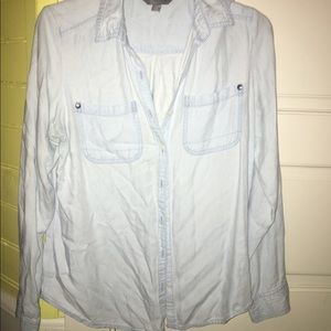 WORN ONCE! Rubbish chambray shirt!