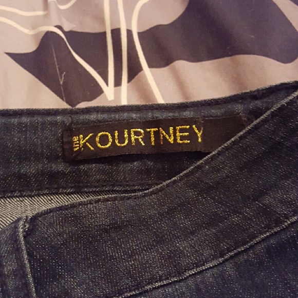 Jeans - Picture 3 of 4