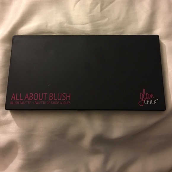 Glam chick blush palette
