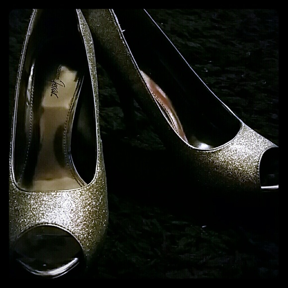 Jacqueline Ferrar silver glitter, peep toe pumps