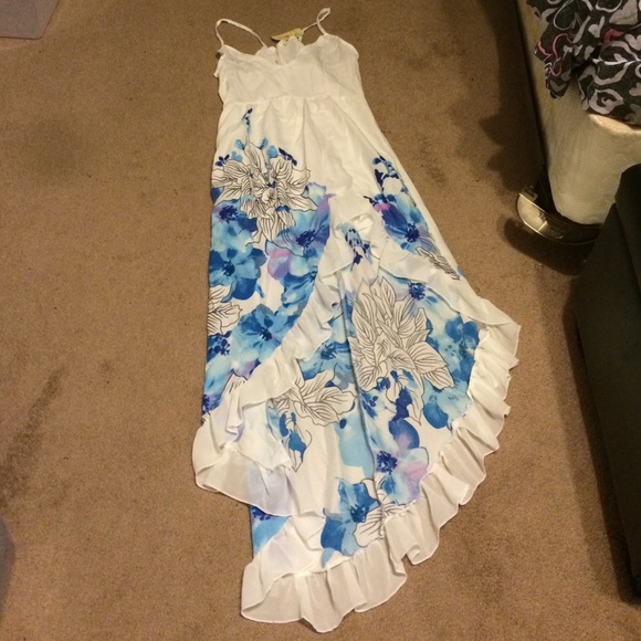 Cute white floral dress - Picture 1 of 3