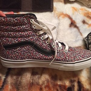 Vans sk8-high top floral NWOT! Never worn with box