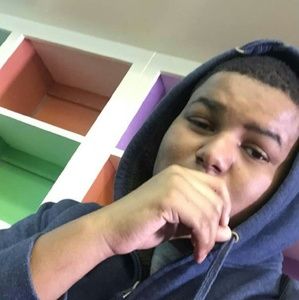 Meet your Posher, Kenneth