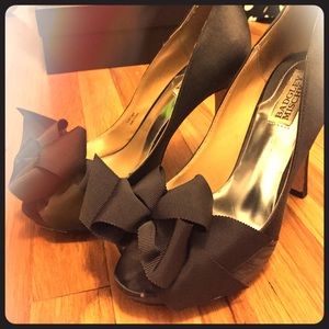 Pewter baffled Mischka heels