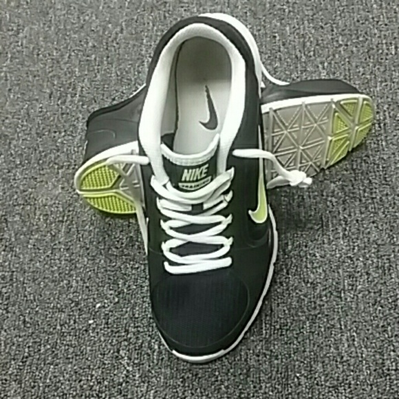 Nikes - Picture 2 of 3