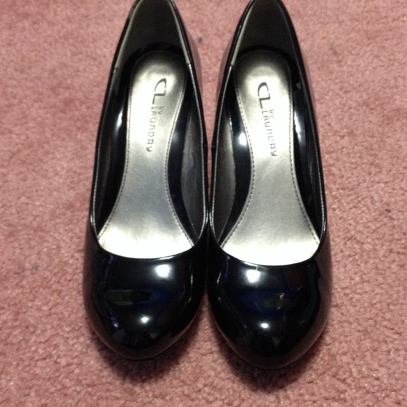 Black wedge heels