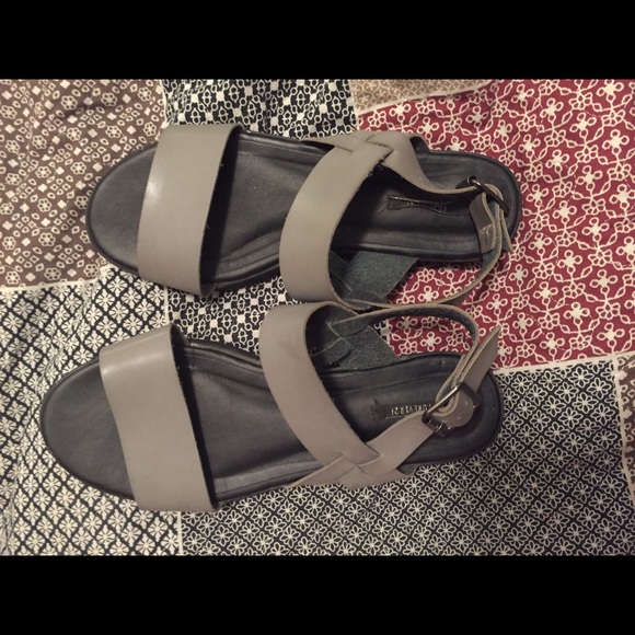 Forever 21 minimalist sandal sz 6.5
