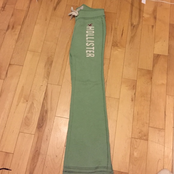 Green hollister sweatpants