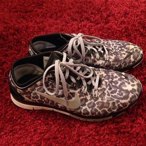 Nike cheetah print shoes