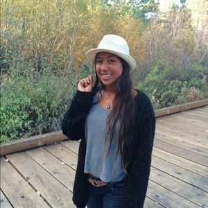 Meet your Posher, Yesenia