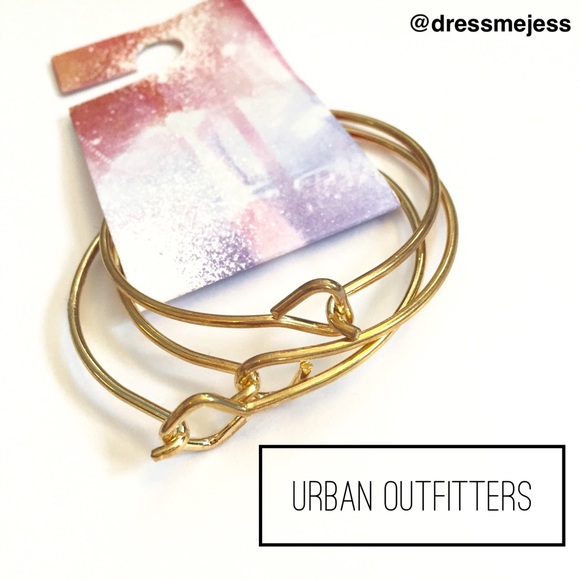 🆕 Urban Outfitters Bangle Set