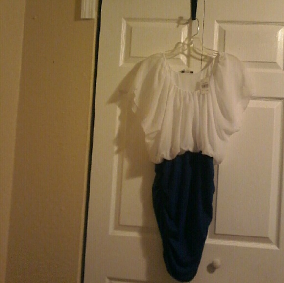 SOLD....New w/tags White and blue dress XL