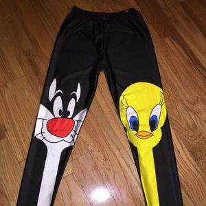 Slyvester and tweety leggings