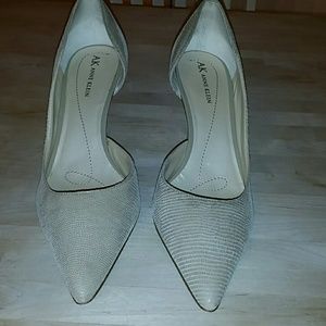 High heel shoes