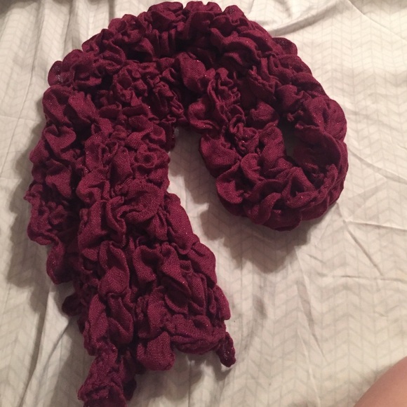 Maroon/burgundy scarf