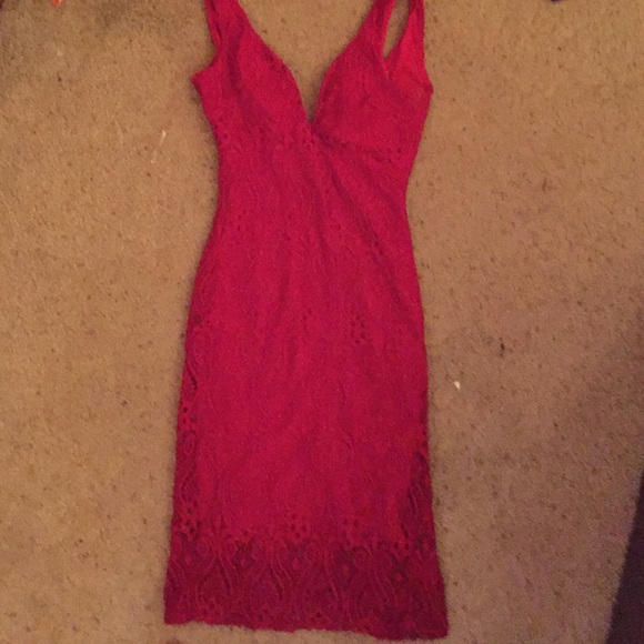 Red lace dress - Picture 2 of 4