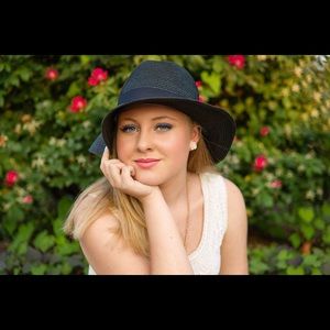 Meet your Posher, Destiny