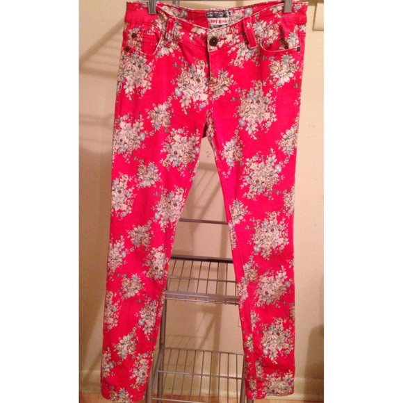 Juniors Hot Kiss Jeans Size 9