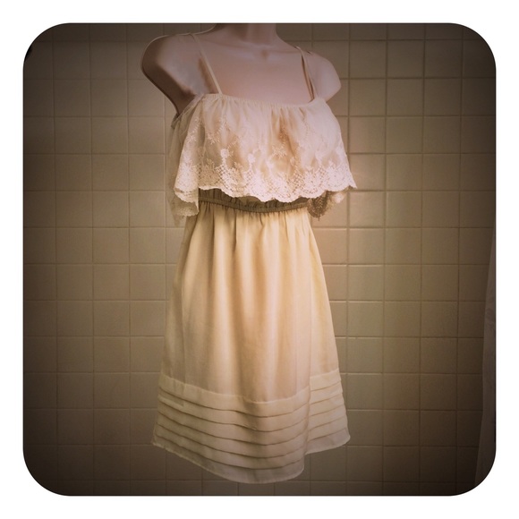 Cream C. Luce Lace Top Split Sleeve Pleated Dress - Picture 3 of 4