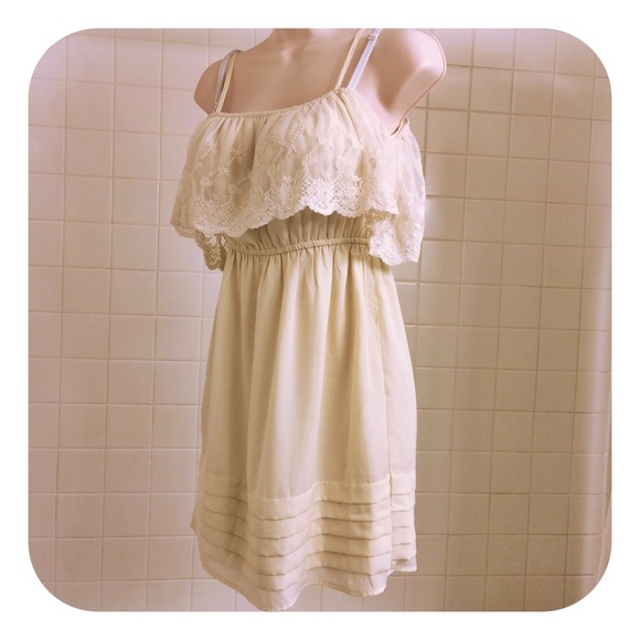 Cream C. Luce Lace Top Split Sleeve Pleated Dress - Picture 2 of 4