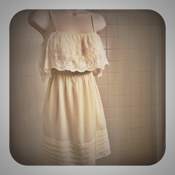 Cream C. Luce Lace Top Split Sleeve Pleated Dress - Picture 4 of 4