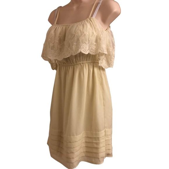 C. Luce Dresses & Skirts - Cream C. Luce Lace Top Split Sleeve Pleated Dress
