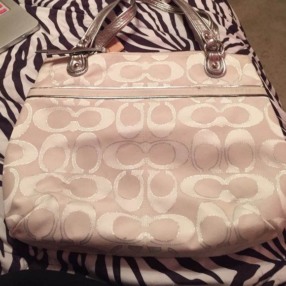 Coach Poppy signature tote - Picture 2 of 3