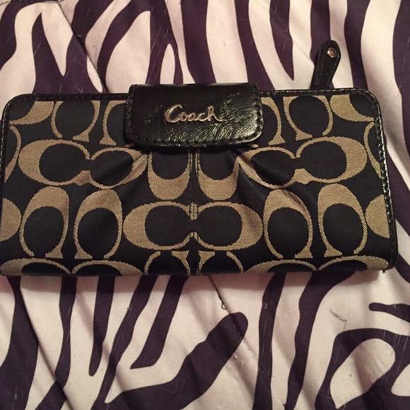 Coach wallet - Picture 1 of 3