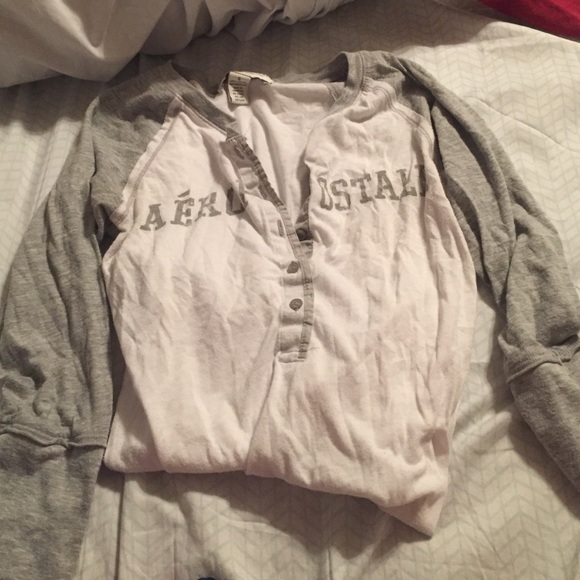 Aeropostale baseball like tee