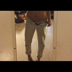 🚨1 daysale🚨Light wash distressed boyfriend jeans