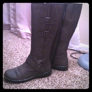 Gray B.O.C. boots size 8! Only worn twice!