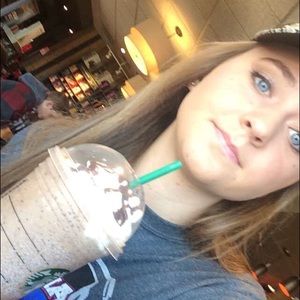 Meet your Posher, Catie