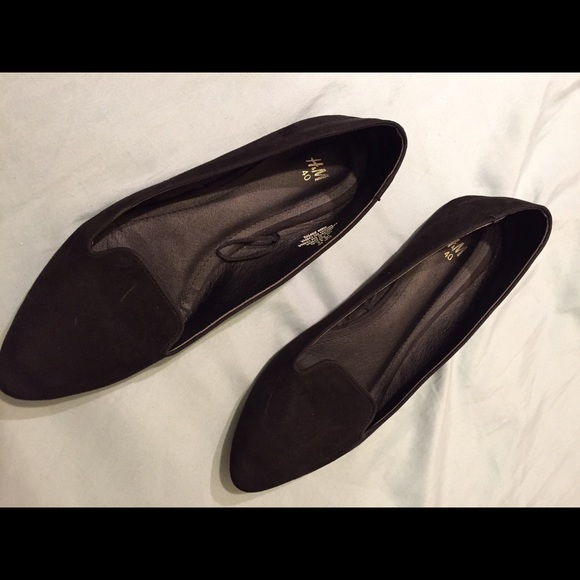 Pointy felt black flats! Super comfy and versatile